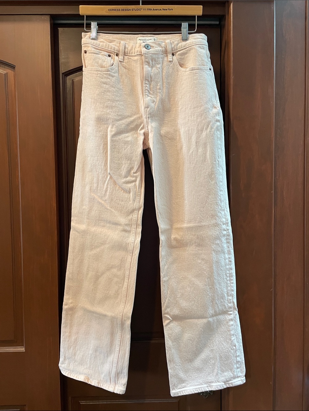 Abercrombie & Fitch Pale Pink High-Rise 90s relaxed Jeans 28/6R EUC